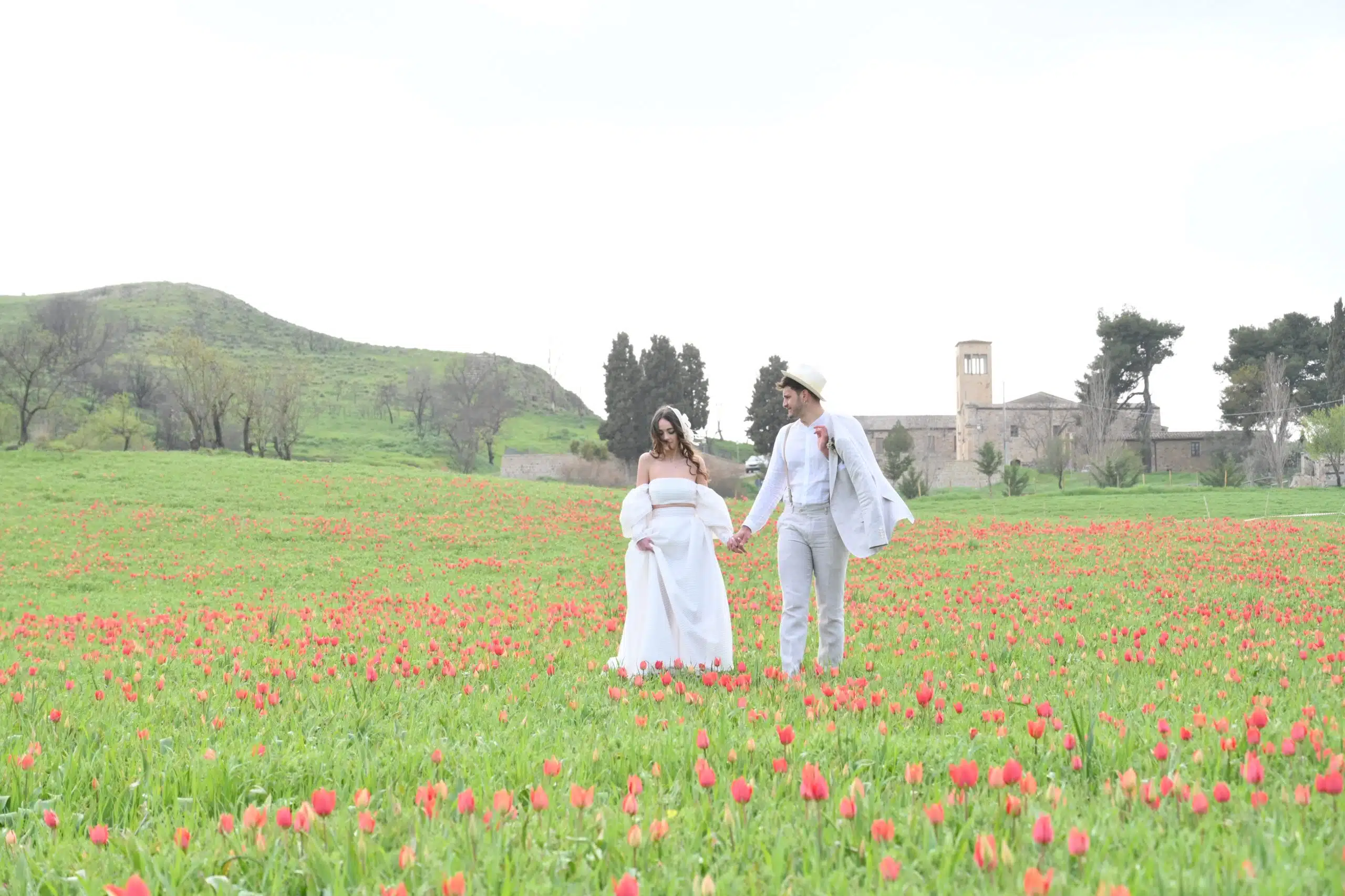 Vestito da sposa eleganti, wedding planner ChiaraB Events, matrimonio romantico in campagna, organizzazione eventi matrimoni, servizi wedding in naturale, decorazioni floreali matrimonio.
