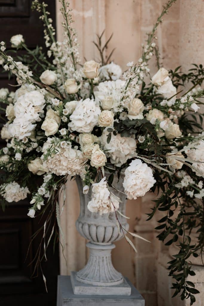 Fiori nuziali eleganti, decorazioni floreali romantiche per matrimoni, planning eventi speciali, ChiaraB Events.