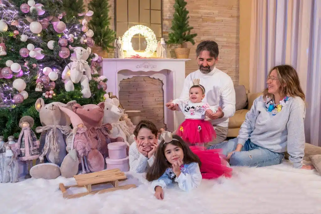 Babbo Natale con bambini, decorazioni natalizie per feste di compleanno, allestimenti di eventi, wedding planner e coordinatrice matrimoni, ChiaraB Events.